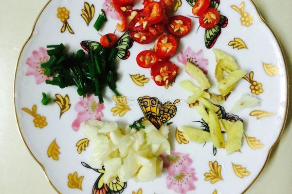 冬瓜乌贼菠菜烩的做法图解2
