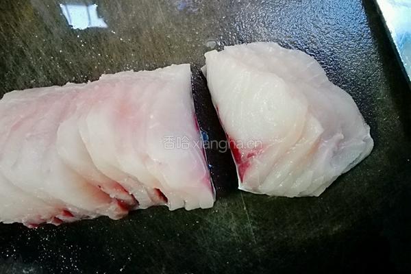 浇汁草鱼的做法图解2