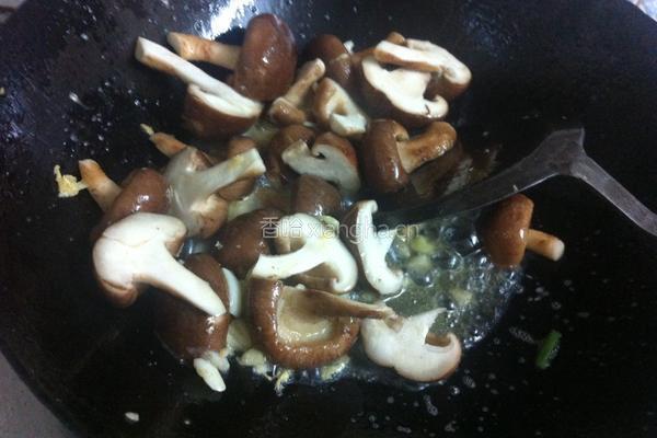 香菇肉片闷日本豆腐的做法图解8