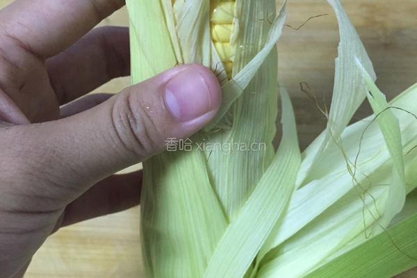 浓香水煮玉米。的做法图解2