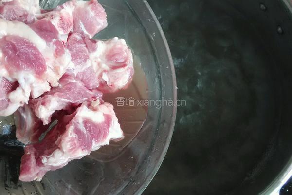 玉米马蹄骨头汤的做法图解4