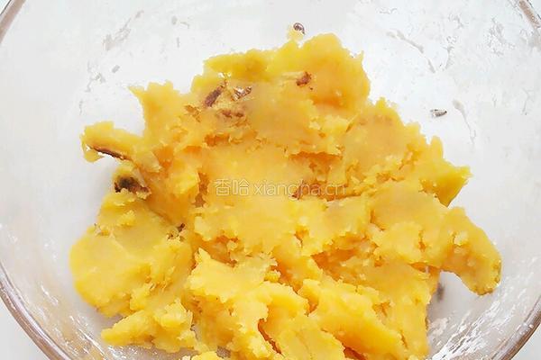 红薯豆沙丸子的做法图解1