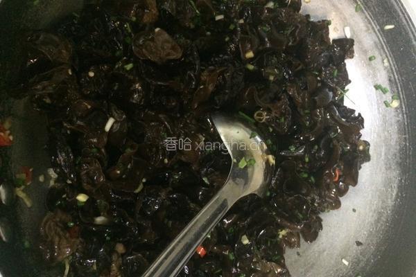 凉拌东北云耳的做法图解5