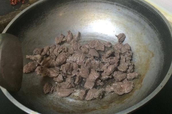 酸辣牛肉的做法图解2