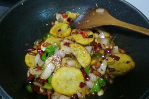 干锅香辣土豆片的做法图解9