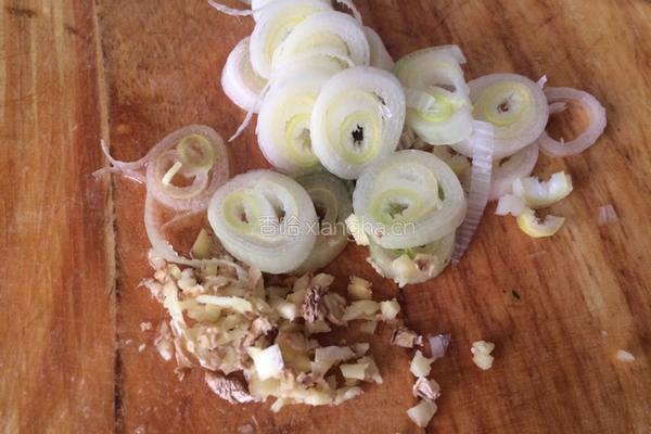 五花肉白菜炖干豆腐的做法图解4