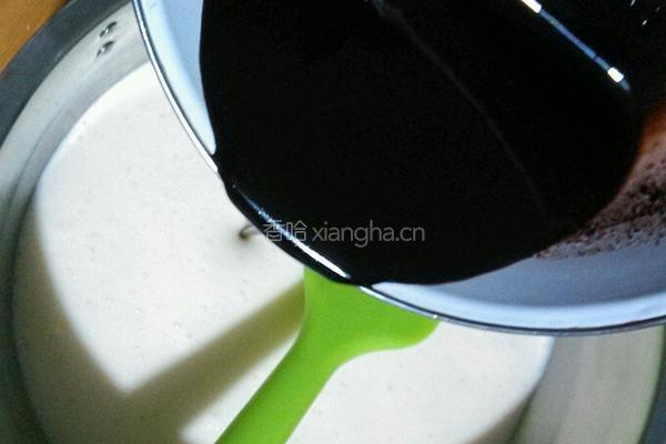 巧克力熔岩蛋糕的做法图解4