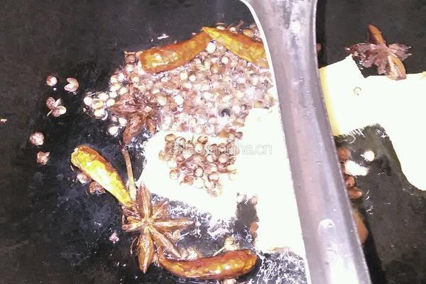土豆烧肉的做法图解2