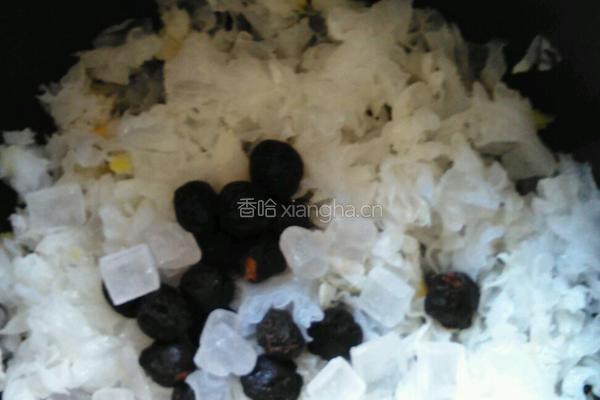龙眼银耳汤的做法图解4