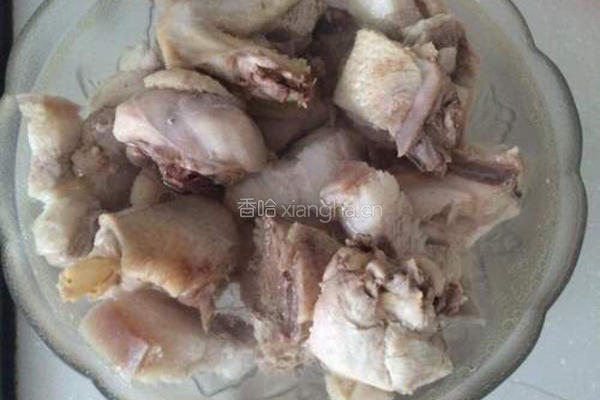 榛蘑清炖小笨鸡的做法图解5