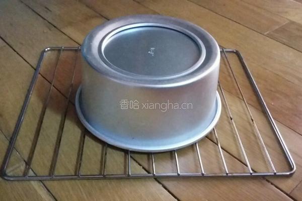 戚风蛋糕的做法图解8