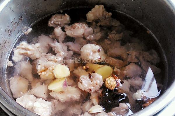 牛肉炖土豆的做法图解2