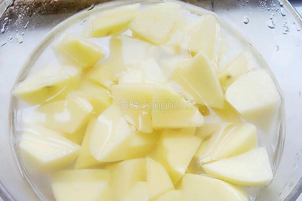 牛肉炖土豆的做法图解3