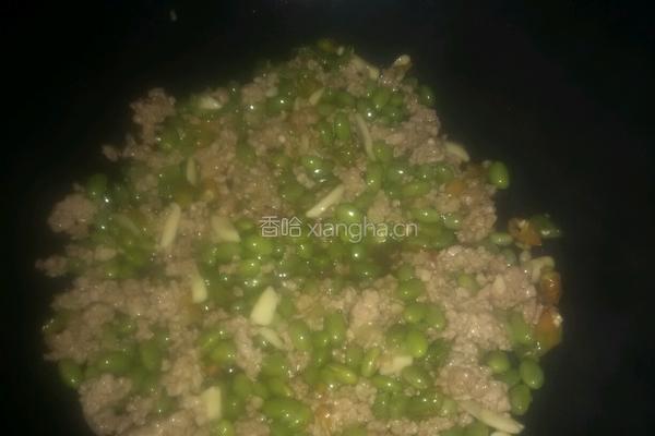 肉末炒毛豆的做法图解4