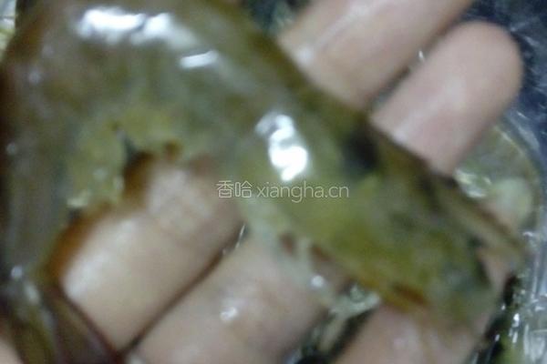 酥脆茶叶虾的做法图解1