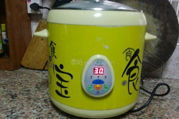 冰糖雪耳炖木瓜的做法图解5