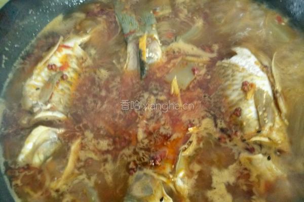 油亭鲫鱼的做法图解3