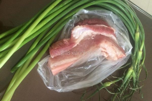 蒜苔回锅肉的做法图解1