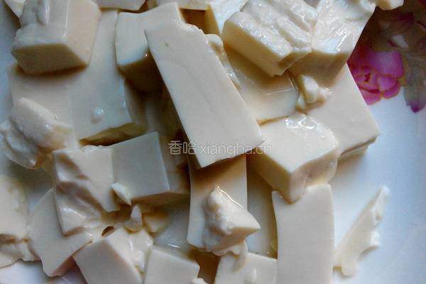 鲫鱼豆腐汤的做法图解1