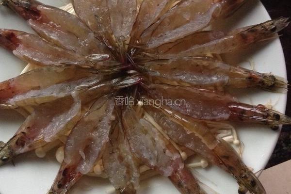 蒜泥开背虾的做法图解3