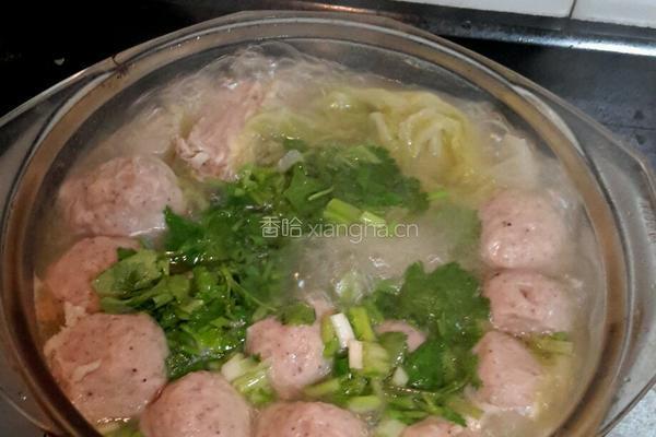 排骨，肉丸，手撕娃娃菜的做法图解3