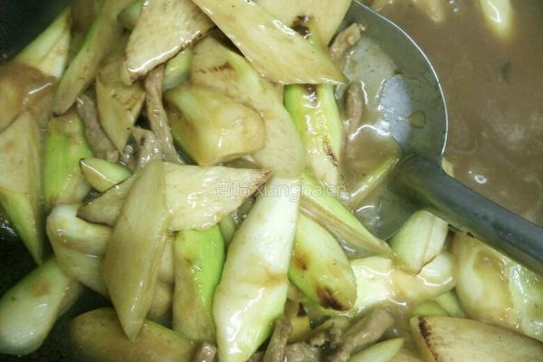 茭白炒肉丝的做法图解7