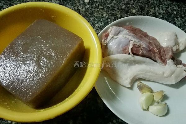 双椒炒磨芋的做法图解1