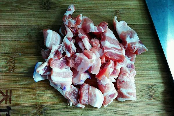 蘑菇炒肉的做法图解2