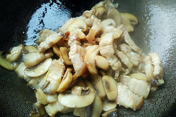蘑菇炒肉的做法图解10