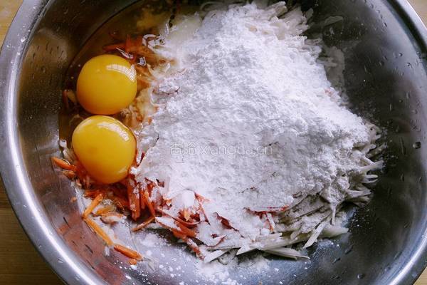 香煎胡萝卜土豆饼的做法图解2