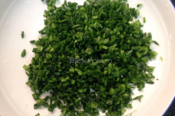 韭菜饼的做法图解1