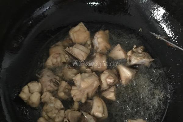 板栗烧鸡块的做法图解7
