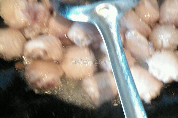 菱角烧鸡翅的做法图解2