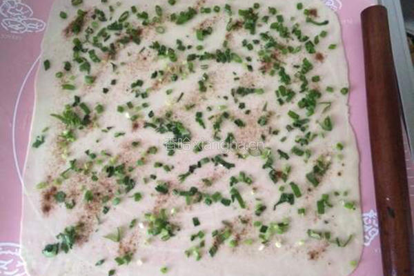 九层椒香葱花软饼的做法图解3