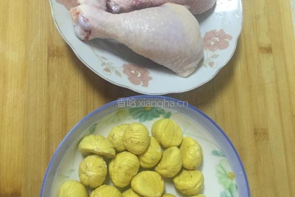 板栗烧鸡的做法图解1