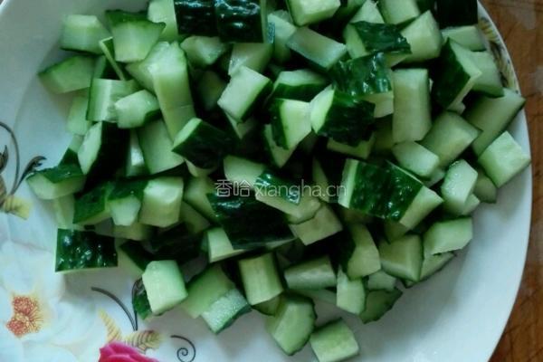 酱爆鸡丁的做法图解1