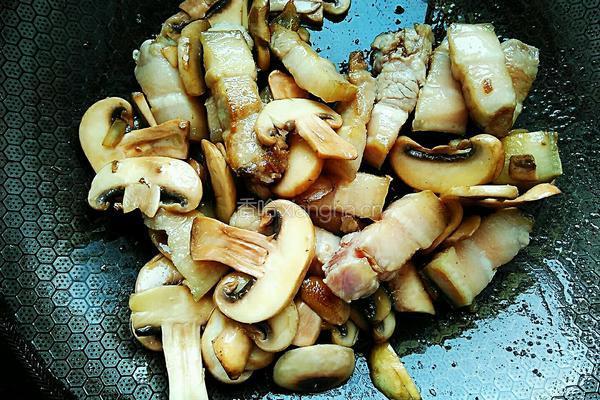 蘑菇红烧肉的做法图解11