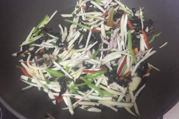 素炒茭白的做法图解3