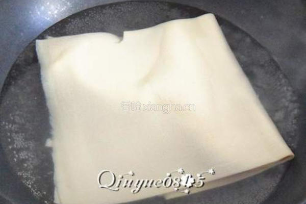菠菜豆皮卷的做法图解2