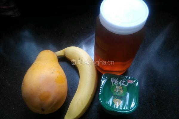 木瓜香蕉酸奶的做法图解1
