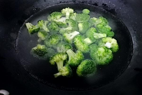 西兰花苹果树的做法图解2