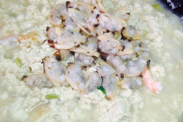 海鲜茼蒿豆腐汤的做法图解6