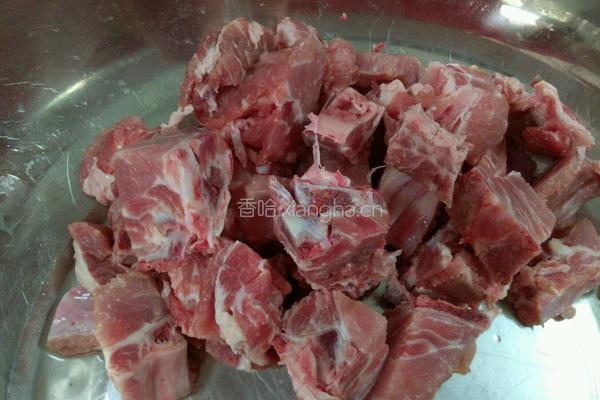红薯焖排骨的做法图解2