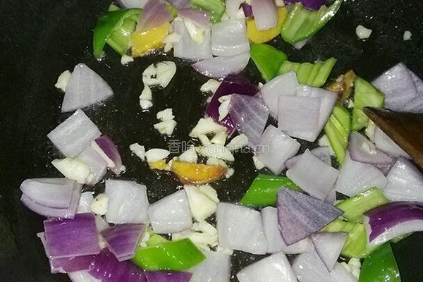 土豆胡萝卜烧牛腩的做法图解4