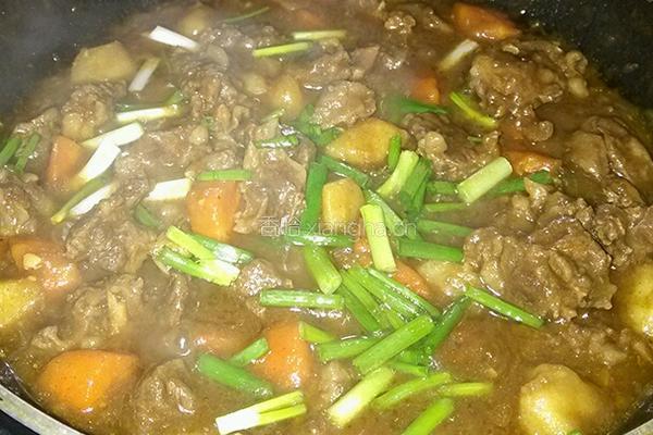 土豆胡萝卜烧牛腩的做法图解9