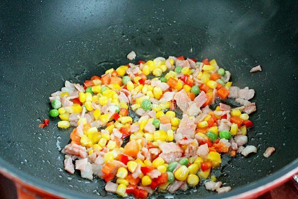 蛋包饭的做法图解3