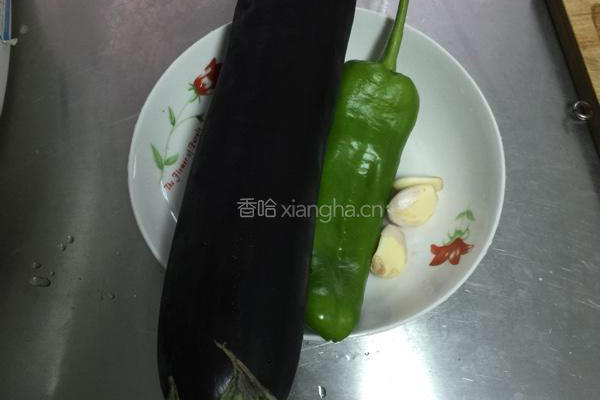青椒茄子的做法图解1