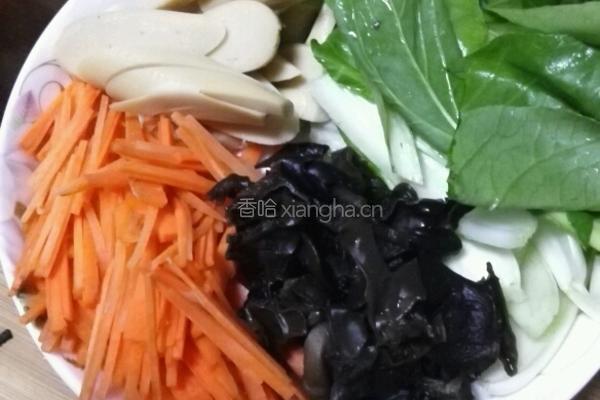 花样小炒面的做法图解1