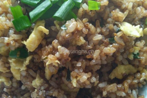 酱油炒饭的做法图解4