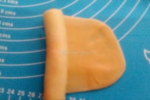 豆沙蛋黄酥的做法图解6